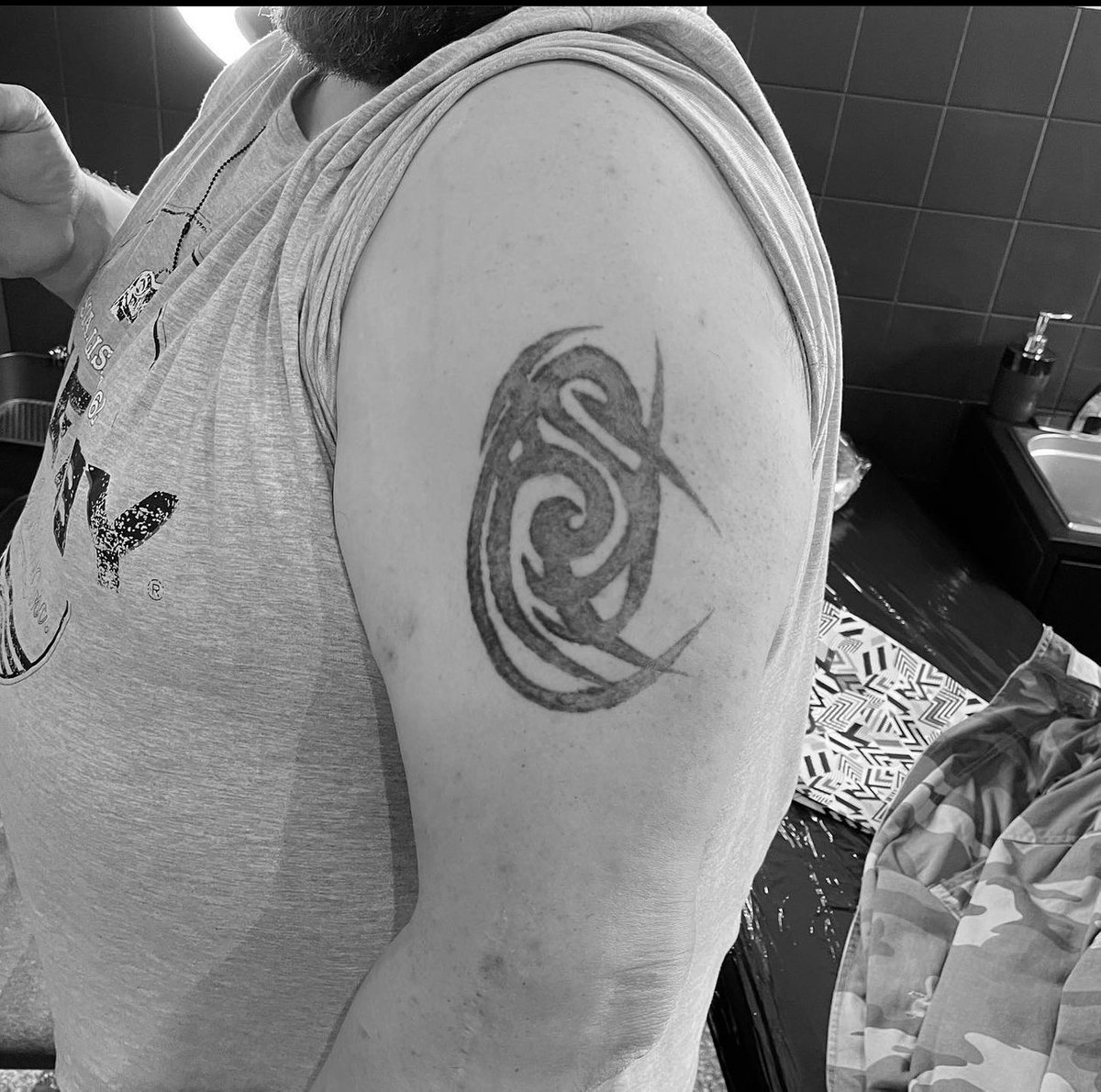 Tomasz Florek-tatuaż-Dotwork