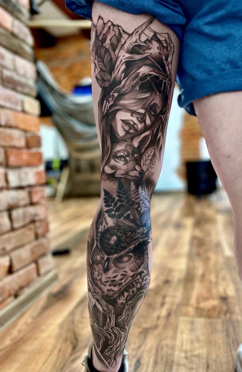 Oliwia Pasko-tatuaż-nogawka-noga-Dotwork-Graficzny / Sketch