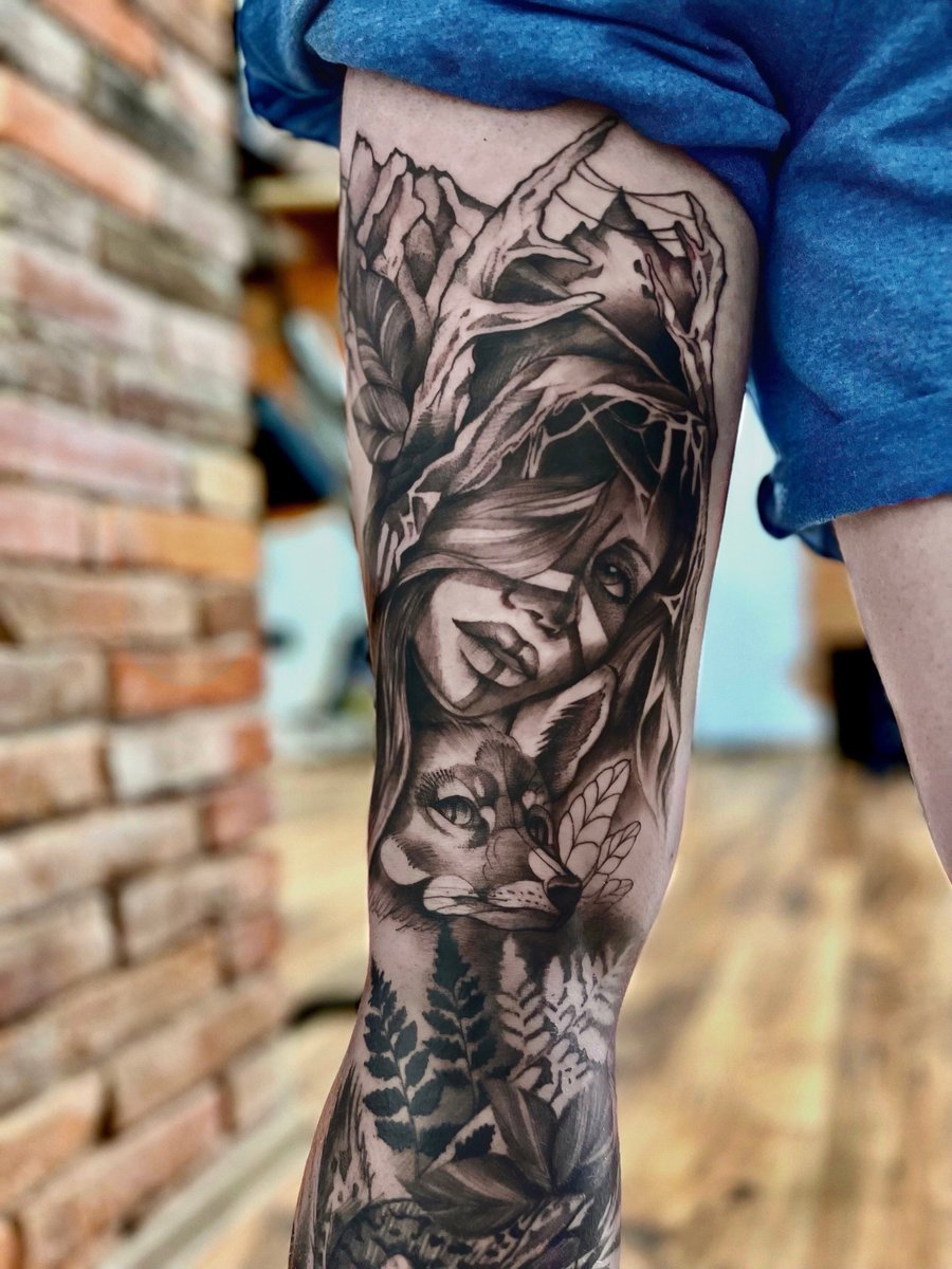 Oliwia Pasko-tatuaż-nogawka-noga-Dotwork-Graficzny / Sketch