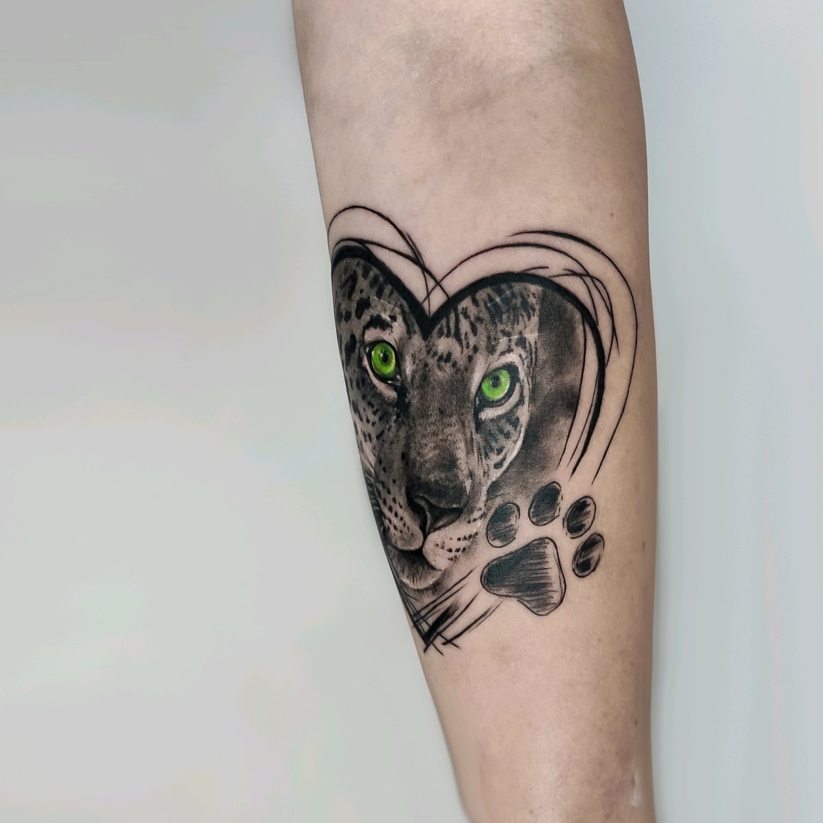 Tomasz Fabia-tatuaż-gepard-zwierze-Black & Grey-Line work / Fineline / Outline-Realizm