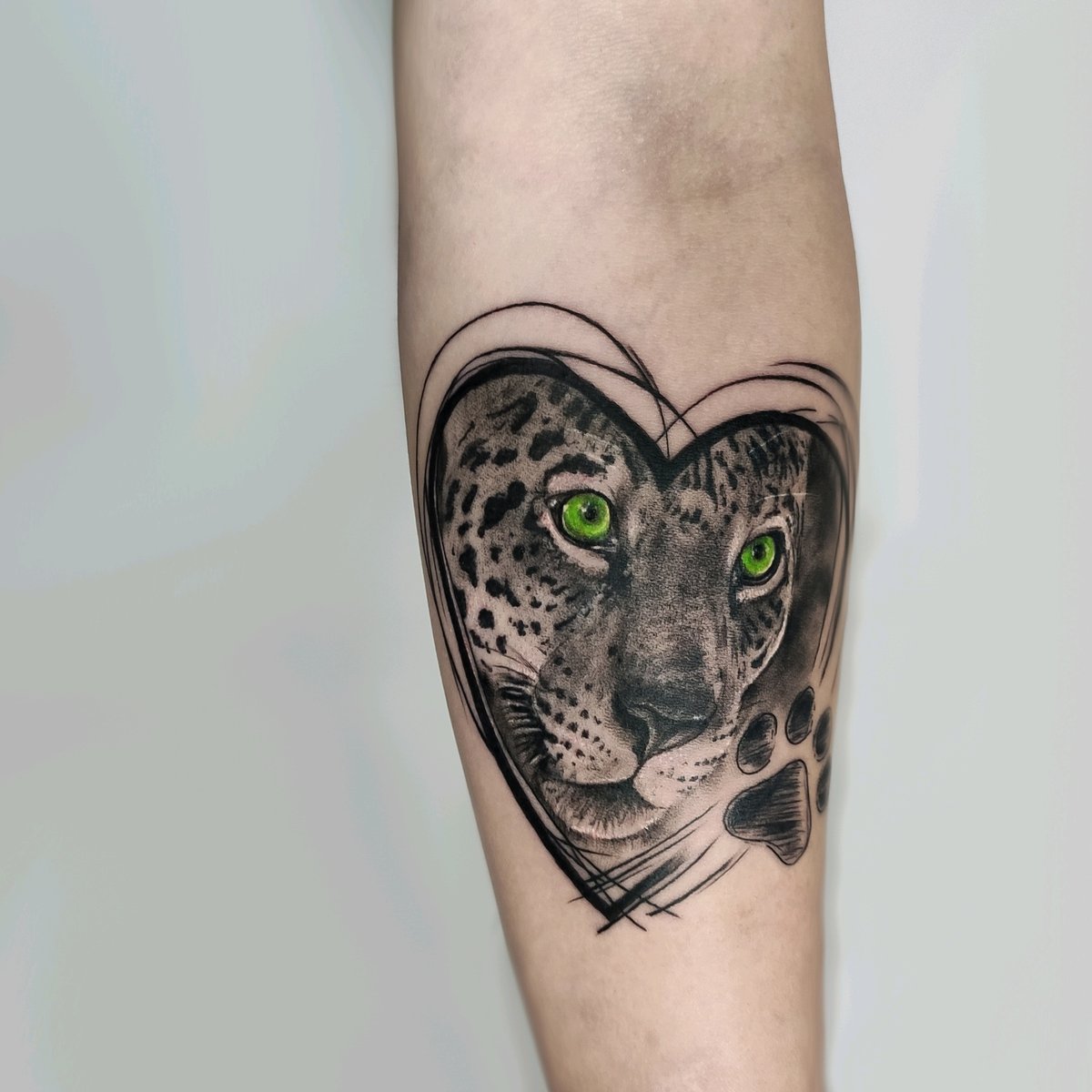 Tomasz Fabia-tatuaż-gepard-zwierze-Black & Grey-Line work / Fineline / Outline-Realizm