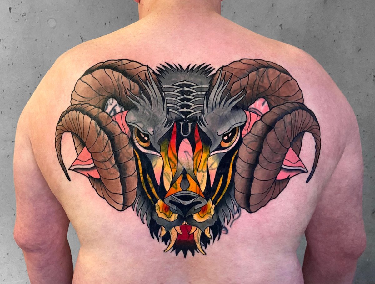 Mikołaj -tatuaż-Neo-tradycyjny-Newschool / Graffiti / Cartoon-Traditional / Oldschool