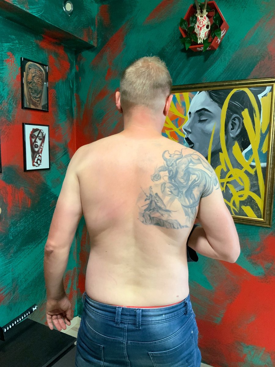 Dawid Dłubała-tatuaż-plecy-fullbacktattoo-Black & Grey-Realizm-Surrealizm / Horror