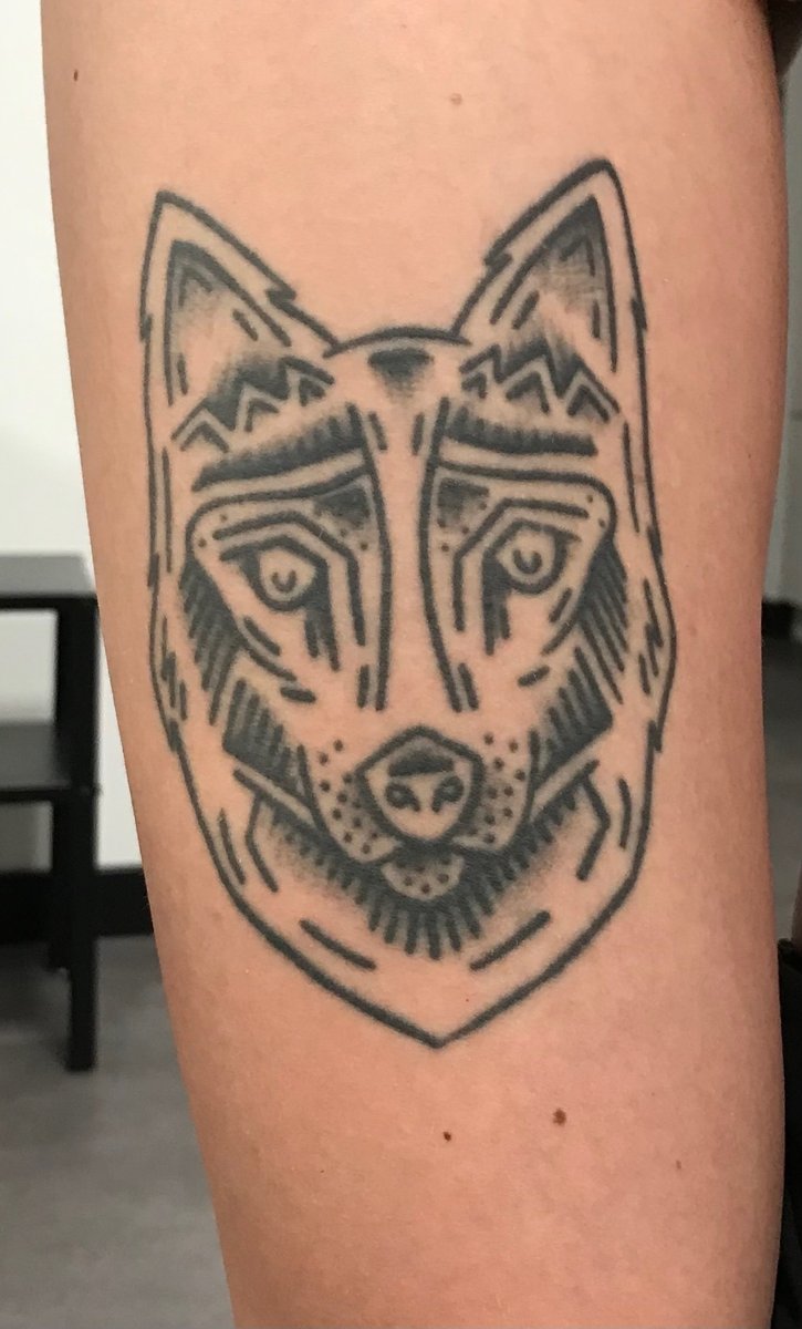 Kaja Chodorowska-tatuaż-Abstrakcyjny