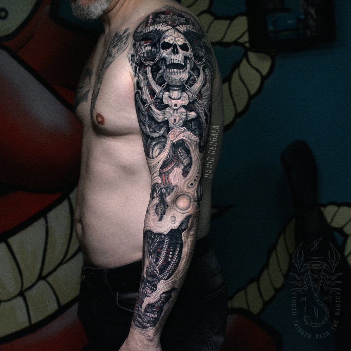 Dawid Dłubała-tatuaż-biomechaniczny-czaszka-Biomechanic / Bio-organic-Realizm-Surrealizm / Horror