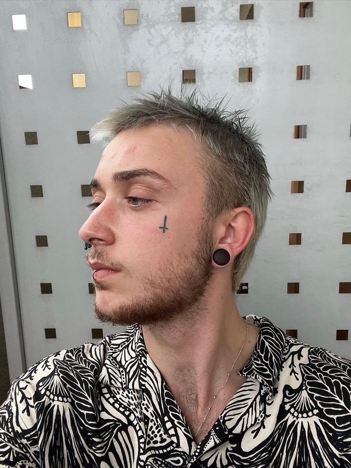 Spirytusz-tatuaż-Black & Grey-Blackwork / Blackout-Ignorant / Pato tattoo-Minimalizm