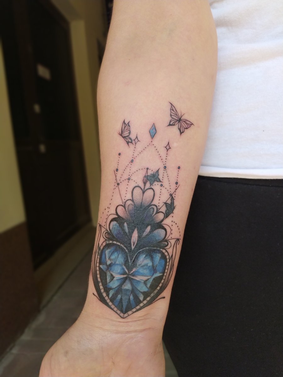 Martyna Borowiec-tatuaż-cover-przedramie