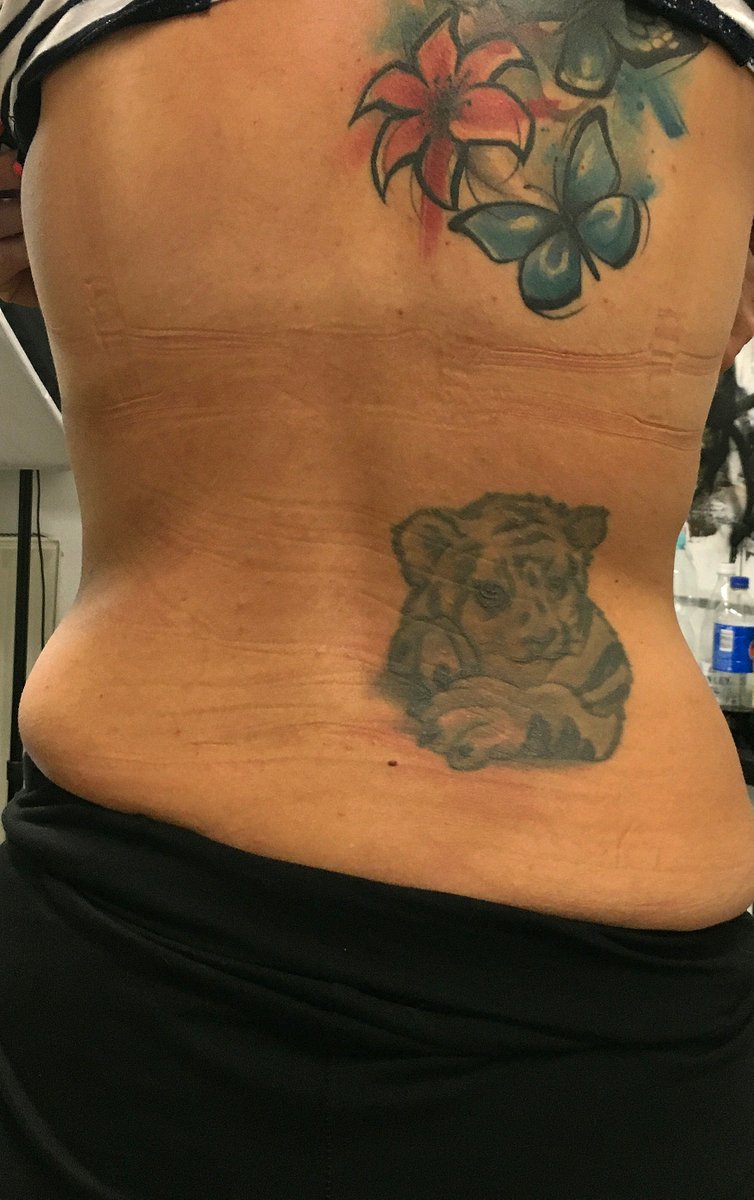 Ewelina Sienek-Marcula-tatuaż-cover-covertattoo-Abstrakcyjny-Realizm