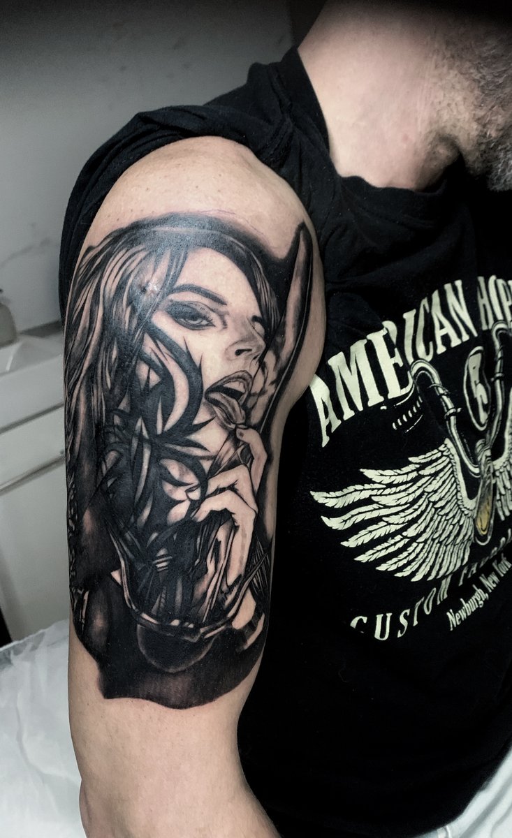 Katarzyna  Kos-tatuaż-Black & Grey-Realizm