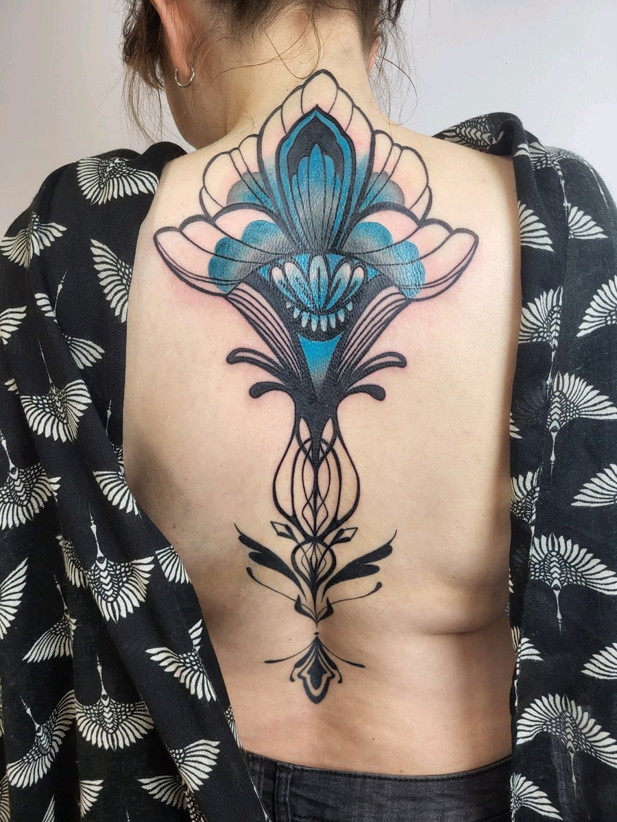 Zuzanna Siedlecka -tatuaż-secesja-artedeco-Neo-tradycyjny