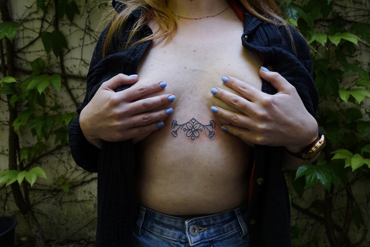 Bemuszenko Handpoke-tatuaż-bez-kwiat-Geometryczny / Ornamenty-Handpoke-Line work / Fineline / Outline