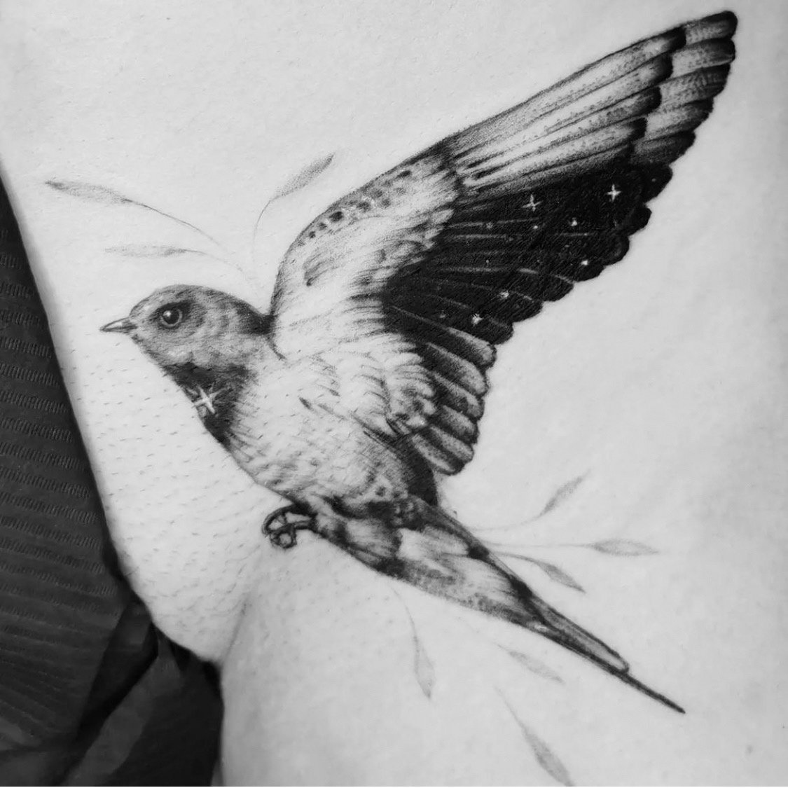 Anna Minajew-tatuaż-cover-jaskółka