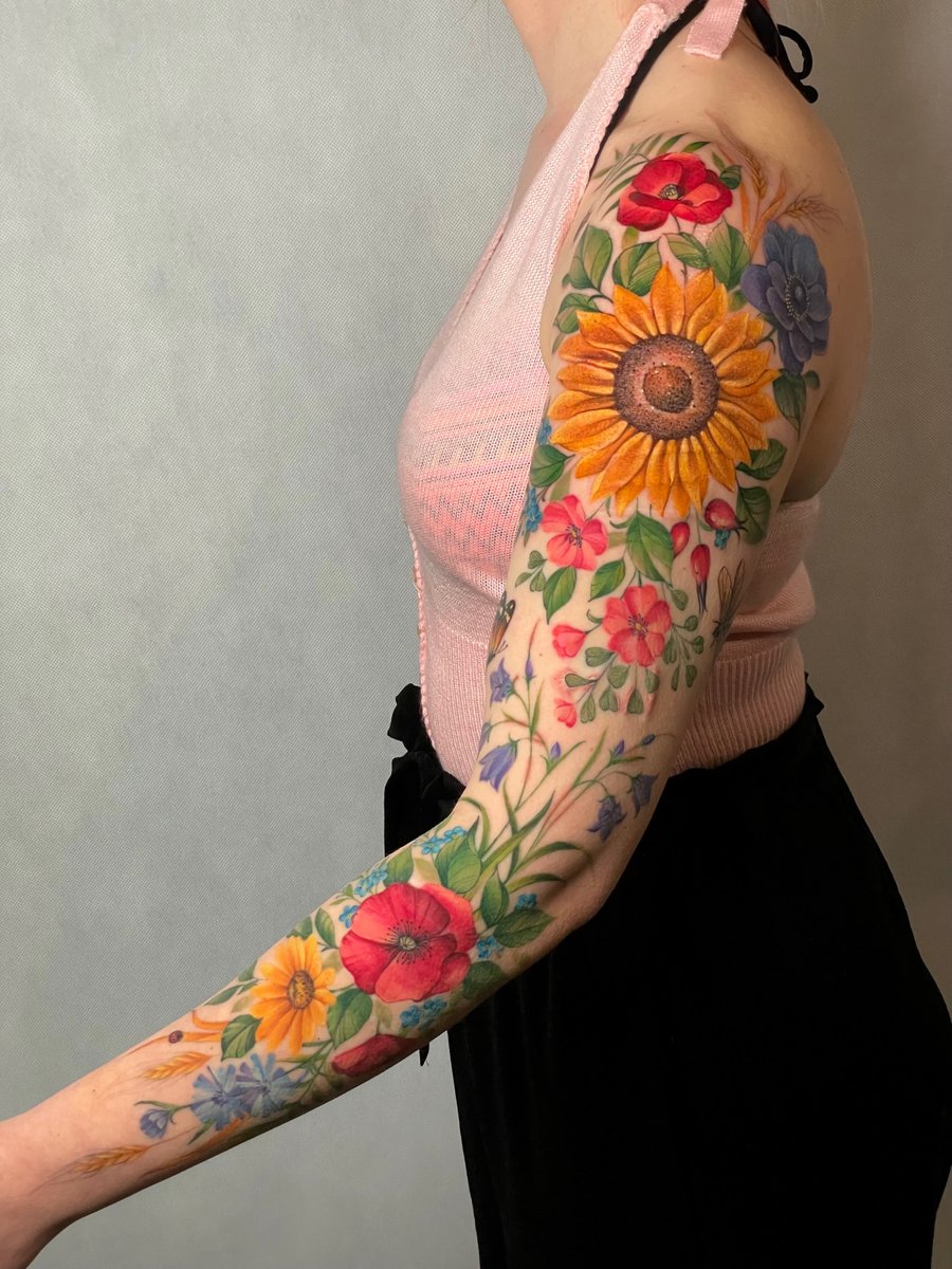 HornedQueen_Ink-tatuaż-kwiatowy-rekaw