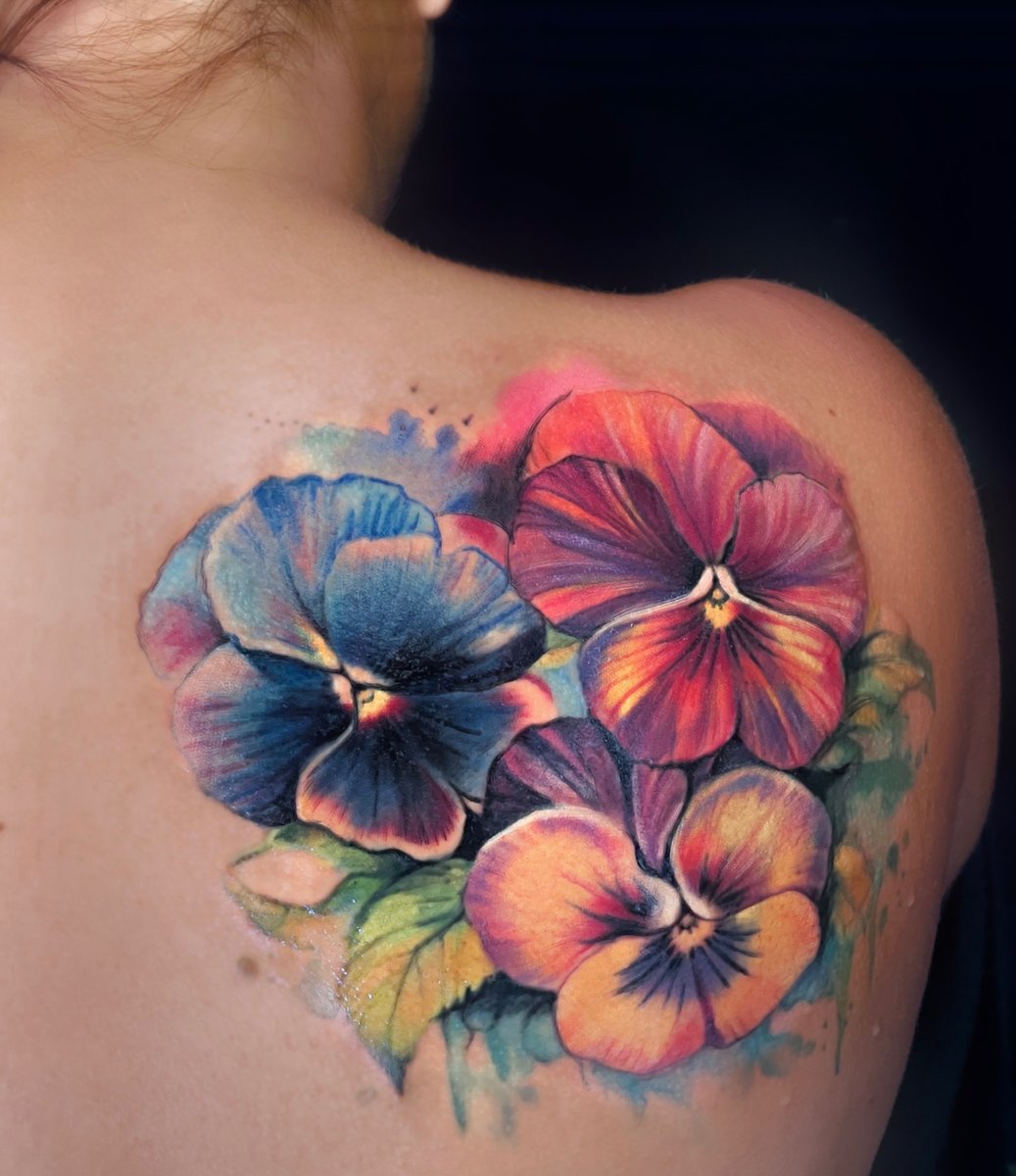 Izabela P.ink.Flaming-tatuaż-coverup-bratki-Realizm-Watercolor