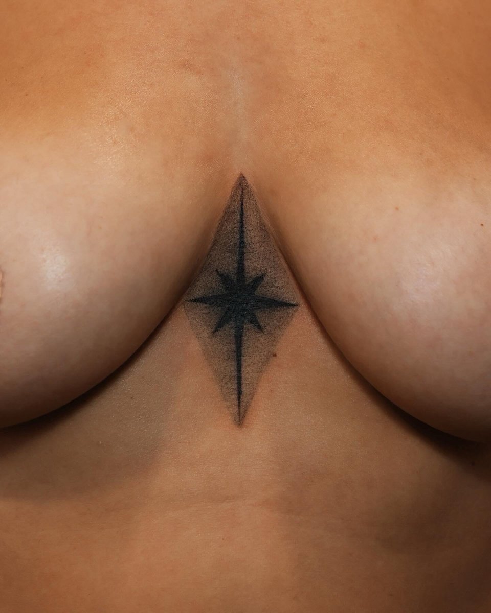 Anna Odrzywolska -tatuaż-Dotwork