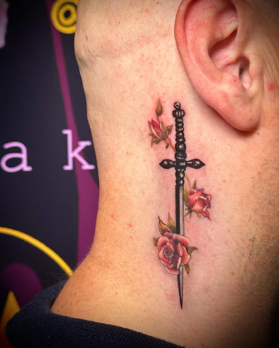 Marcin Martti Raczek -tatuaż-Minimalizm-Realizm-Surrealizm / Horror