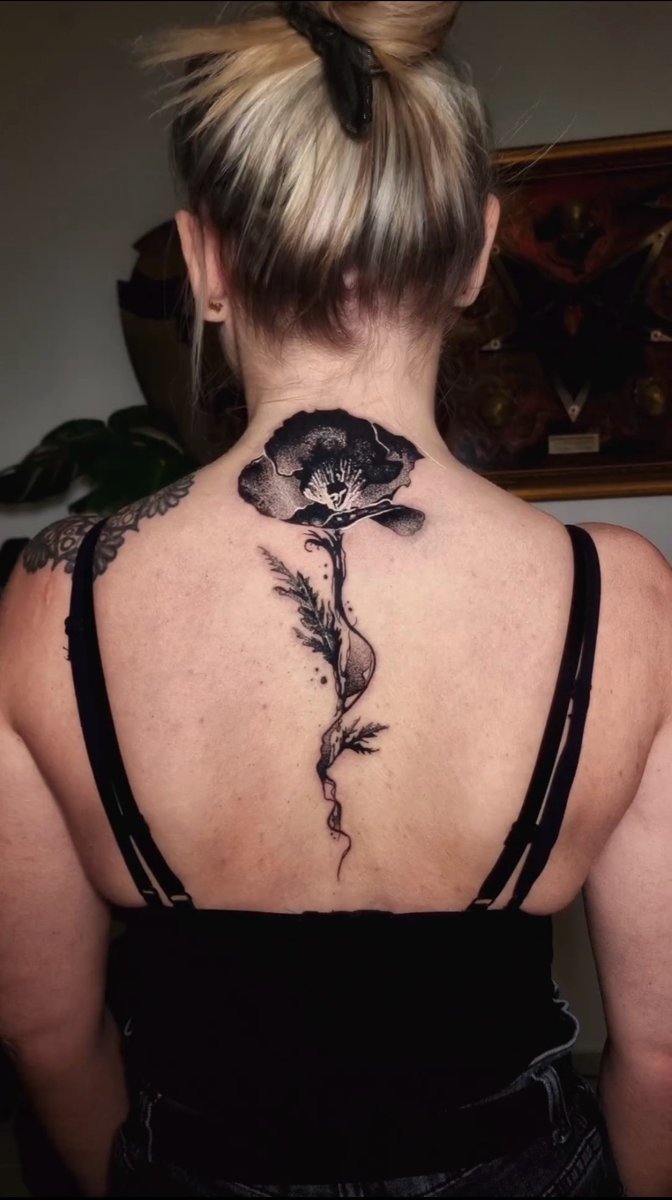 Jakub Malarz-tatuaż-coverup-flower-Dotwork