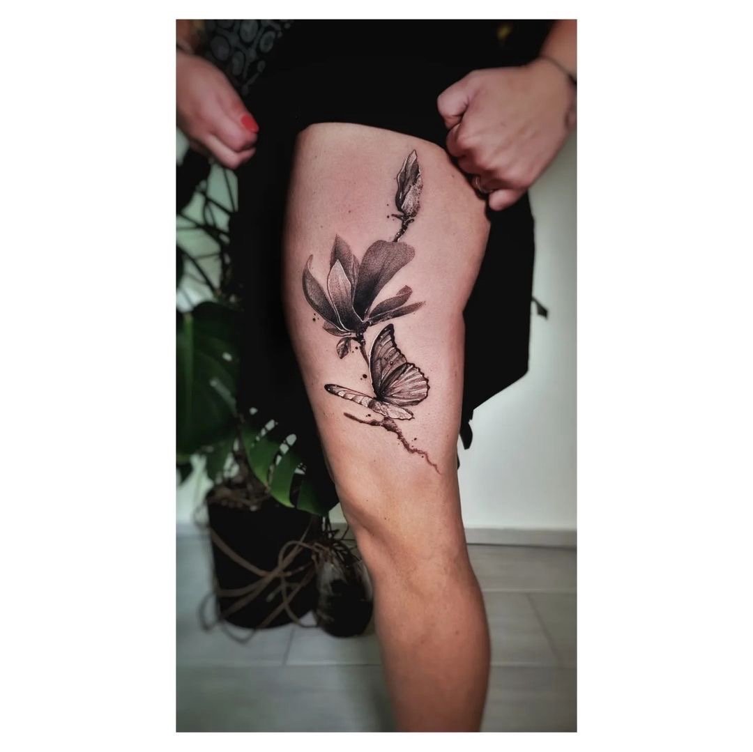 Jakub Malarz-tatuaż-flower-butterfly-Black & Grey-Dotwork