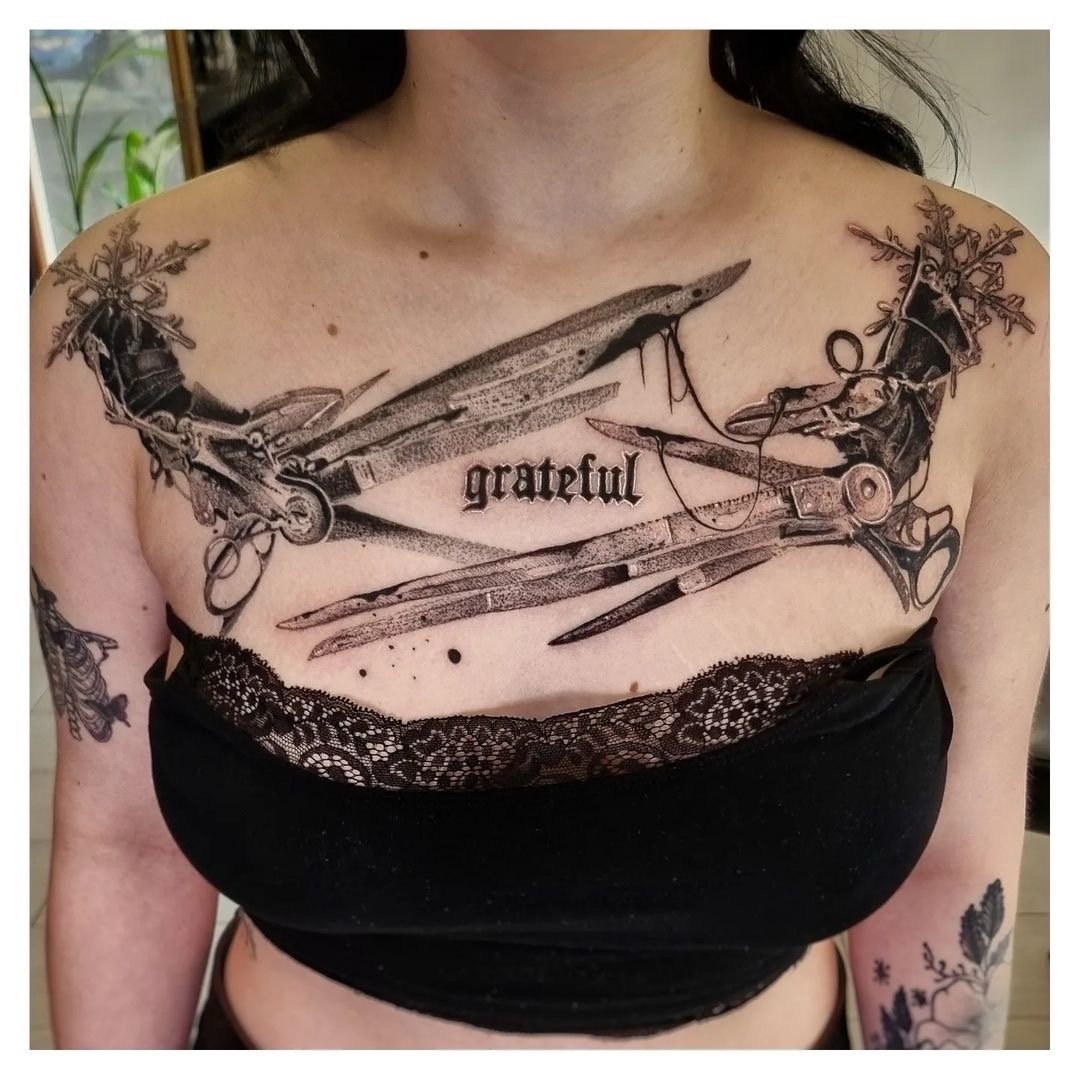Jakub Malarz-tatuaż-chest-klatkapiersiowa-Dotwork