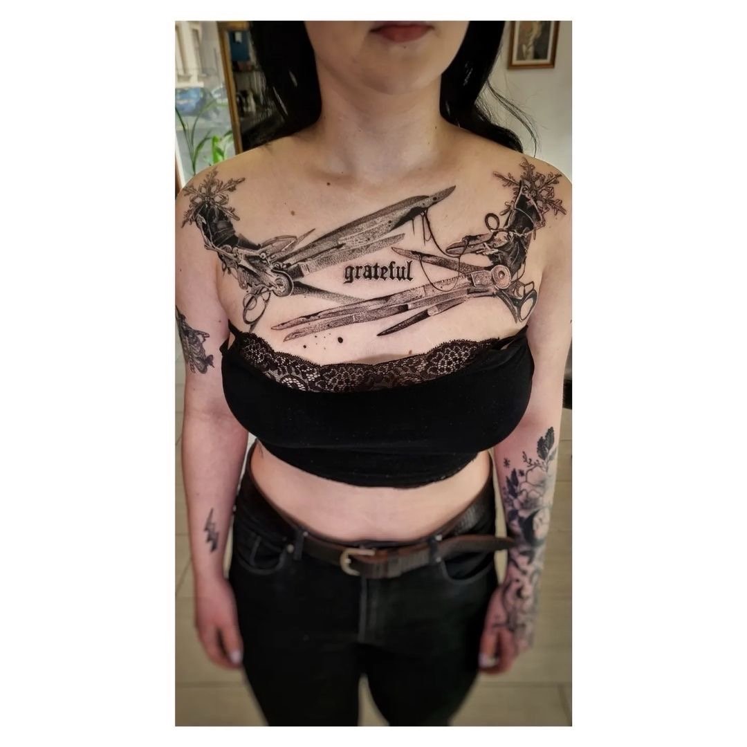 Jakub Malarz-tatuaż-chest-klatkapiersiowa-Dotwork