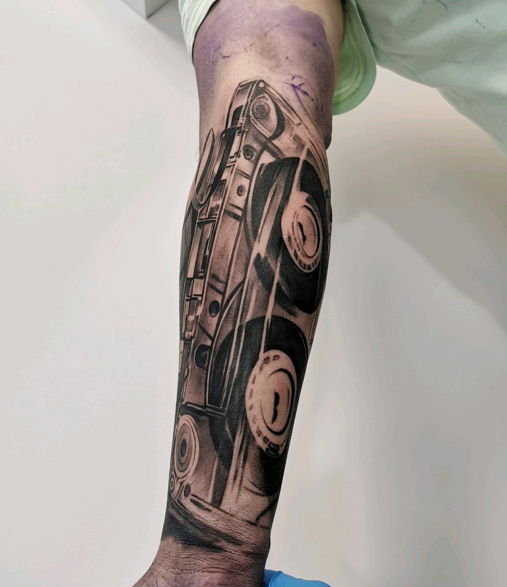 Bartosz Tatuażu -tatuaż-kaseta-muzyka-Realizm