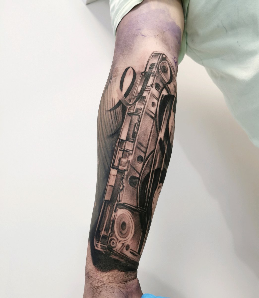 Bartosz Tatuażu -tatuaż-kaseta-muzyka-Realizm