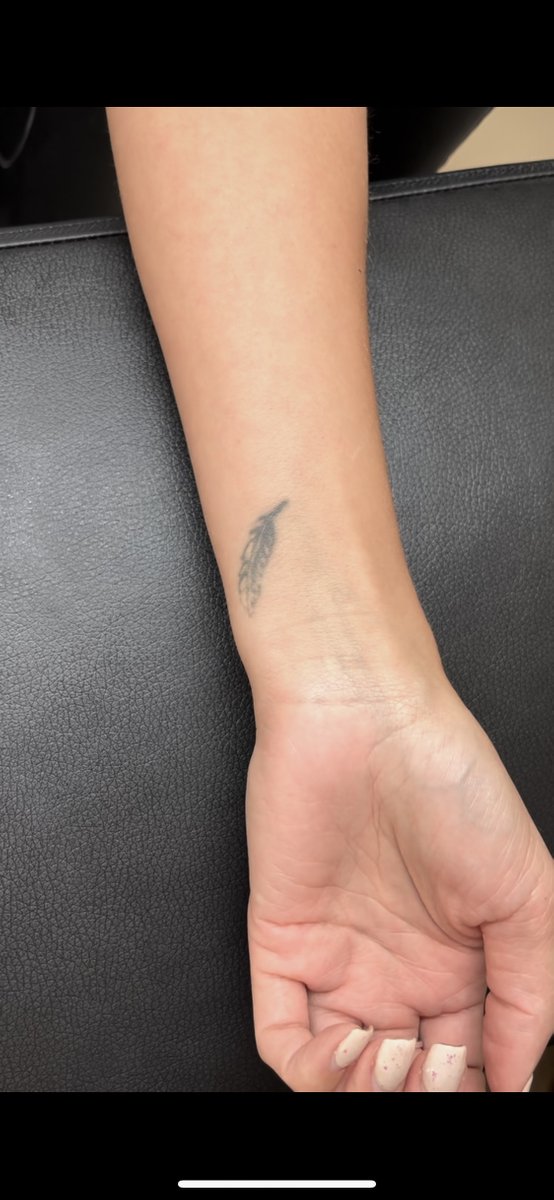 Aleksandra Sufi-tatuaż-fish-ryba-Graficzny / Sketch-Line work / Fineline / Outline-Minimalizm