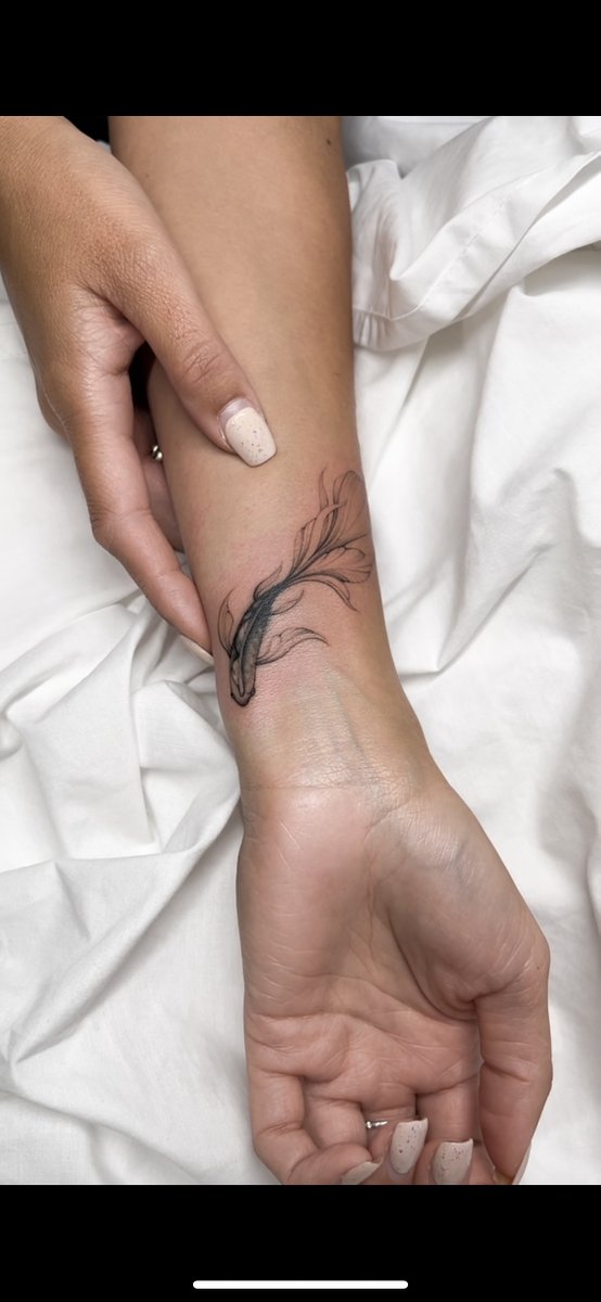 Aleksandra Sufi-tatuaż-fish-ryba-Graficzny / Sketch-Line work / Fineline / Outline-Minimalizm