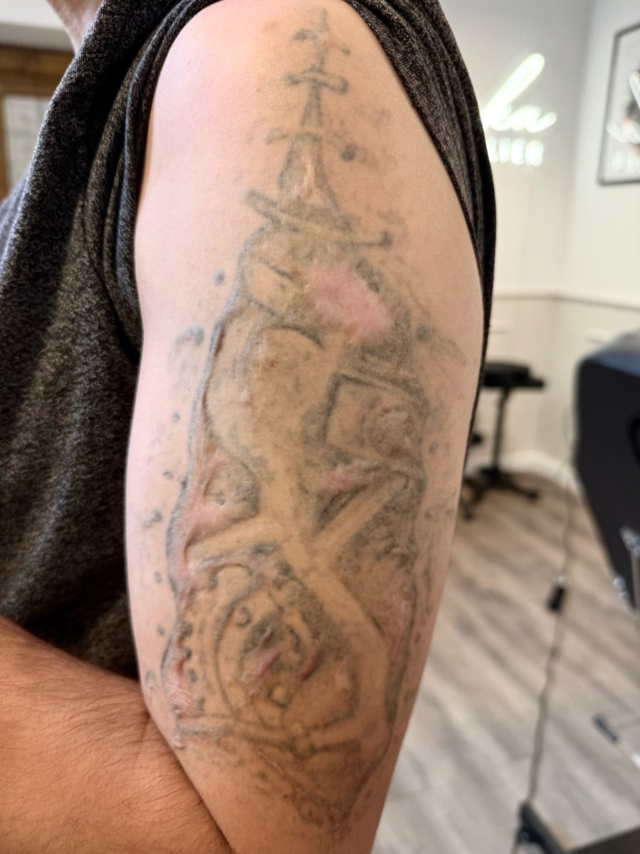 Keroina-tatuaż-Graficzny / Sketch-Realizm-Watercolor