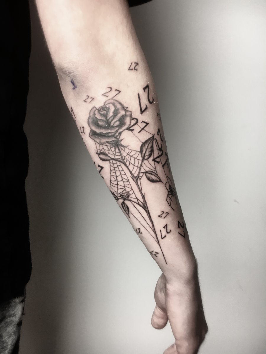 tatua-20024-marek-sadkowski-styl-black-grey-tattooartist