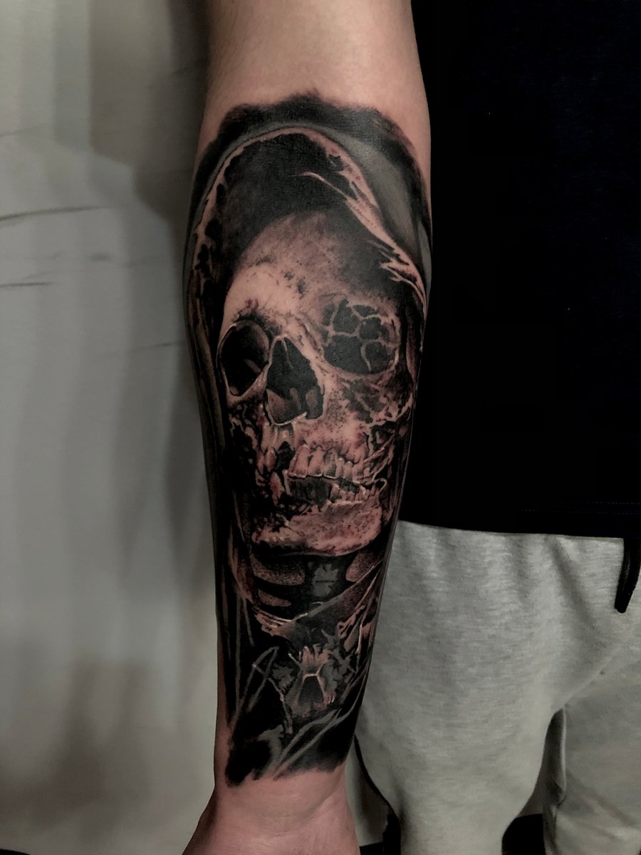 Sebastian Stańczak-tatuaż-czacha-cover-Realizm