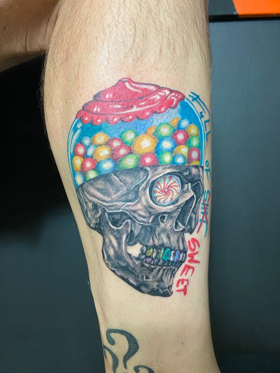 Justyna Kasperkiewicz-tatuaż-skull-candy