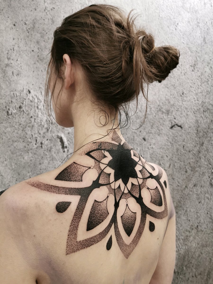 Bartosz Tatuażu -tatuaż-Dotwork-Geometryczny / Ornamenty