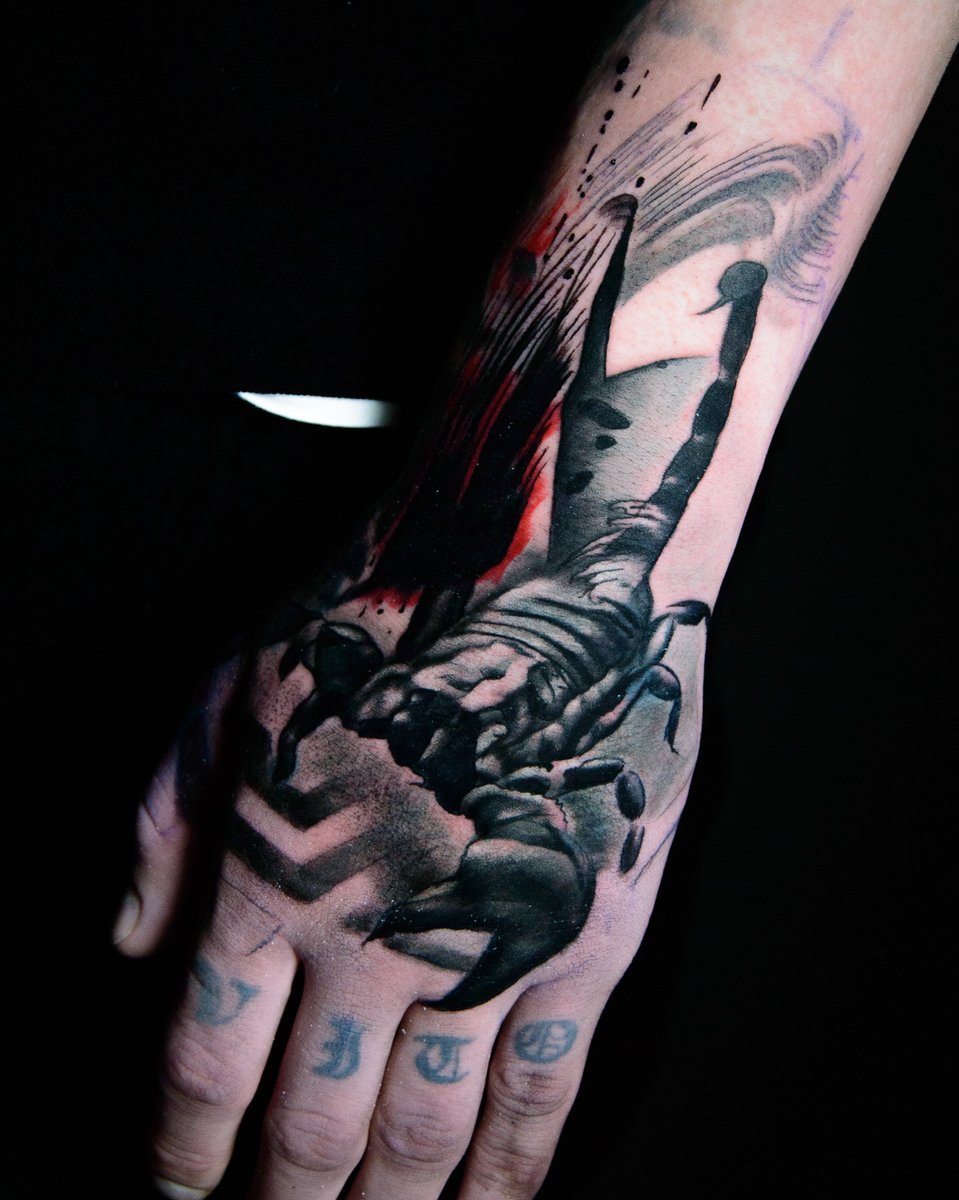 Thanks.Leo_Tattoo-tatuaż-scorpion-splatter-Black & Grey-Trash Polka