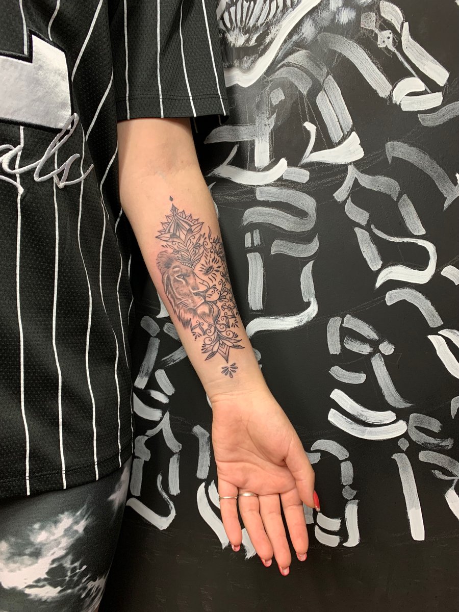 Alex Kaldwin-tatuaż-Black & Grey-Geometryczny / Ornamenty-Graficzny / Sketch-Line work / Fineline / Outline