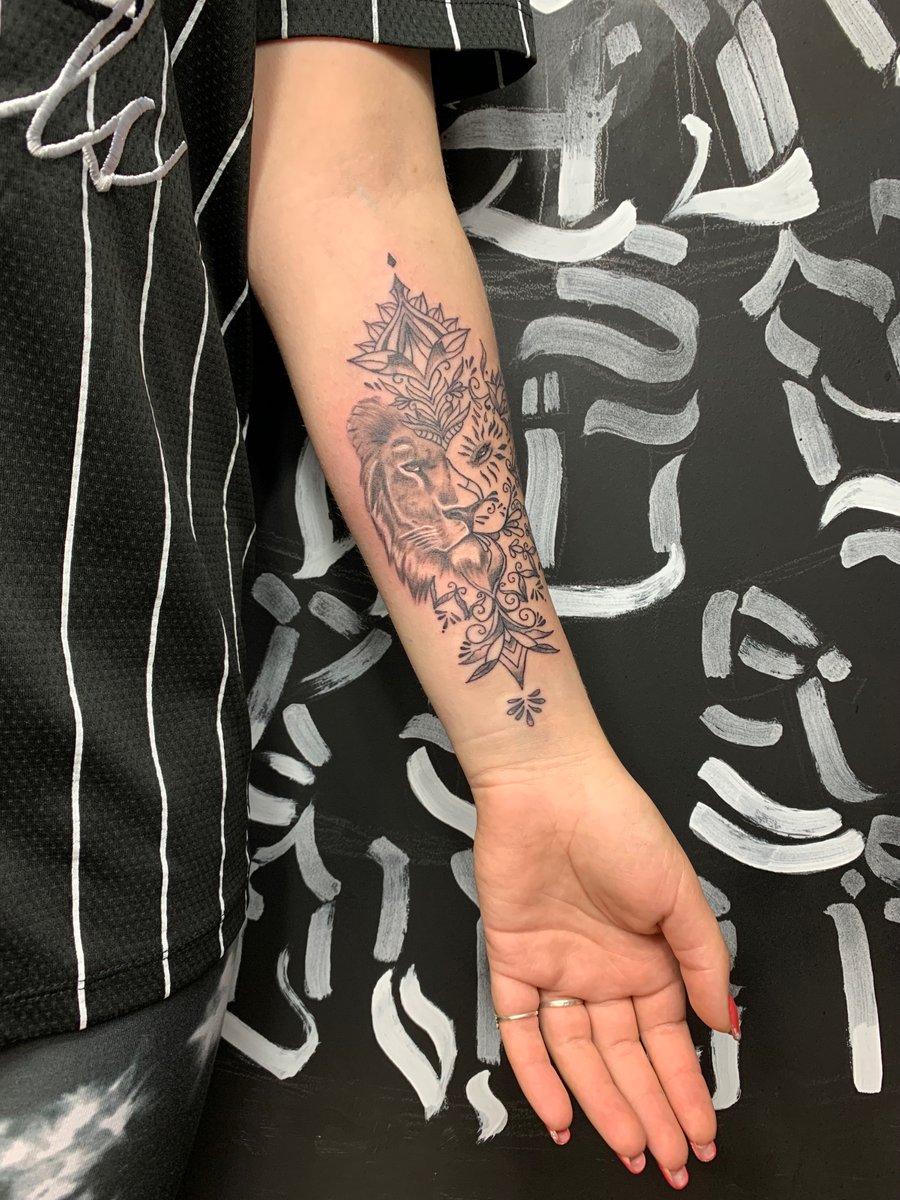 Alex Kaldwin-tatuaż-Black & Grey-Geometryczny / Ornamenty-Graficzny / Sketch-Line work / Fineline / Outline