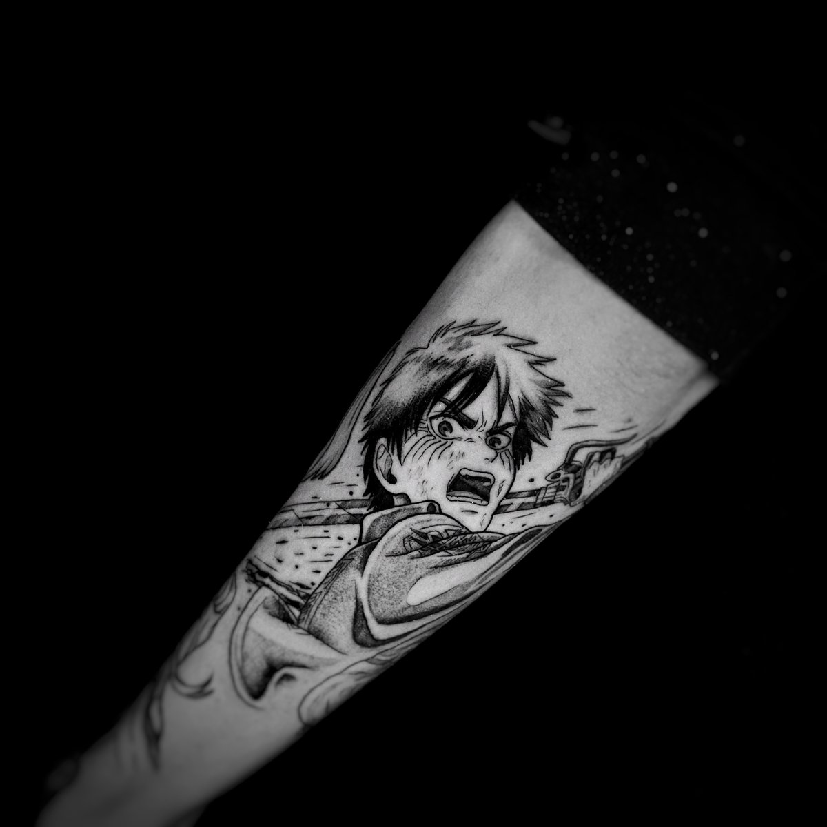 Rafał Sieradzki-Zdziarski -tatuaż-snk-aot-Black & Grey-Dotwork-Graficzny / Sketch-Newschool / Graffiti / Cartoon